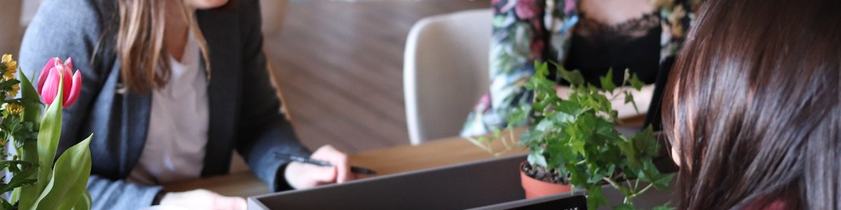 Frauen im Coworking Space